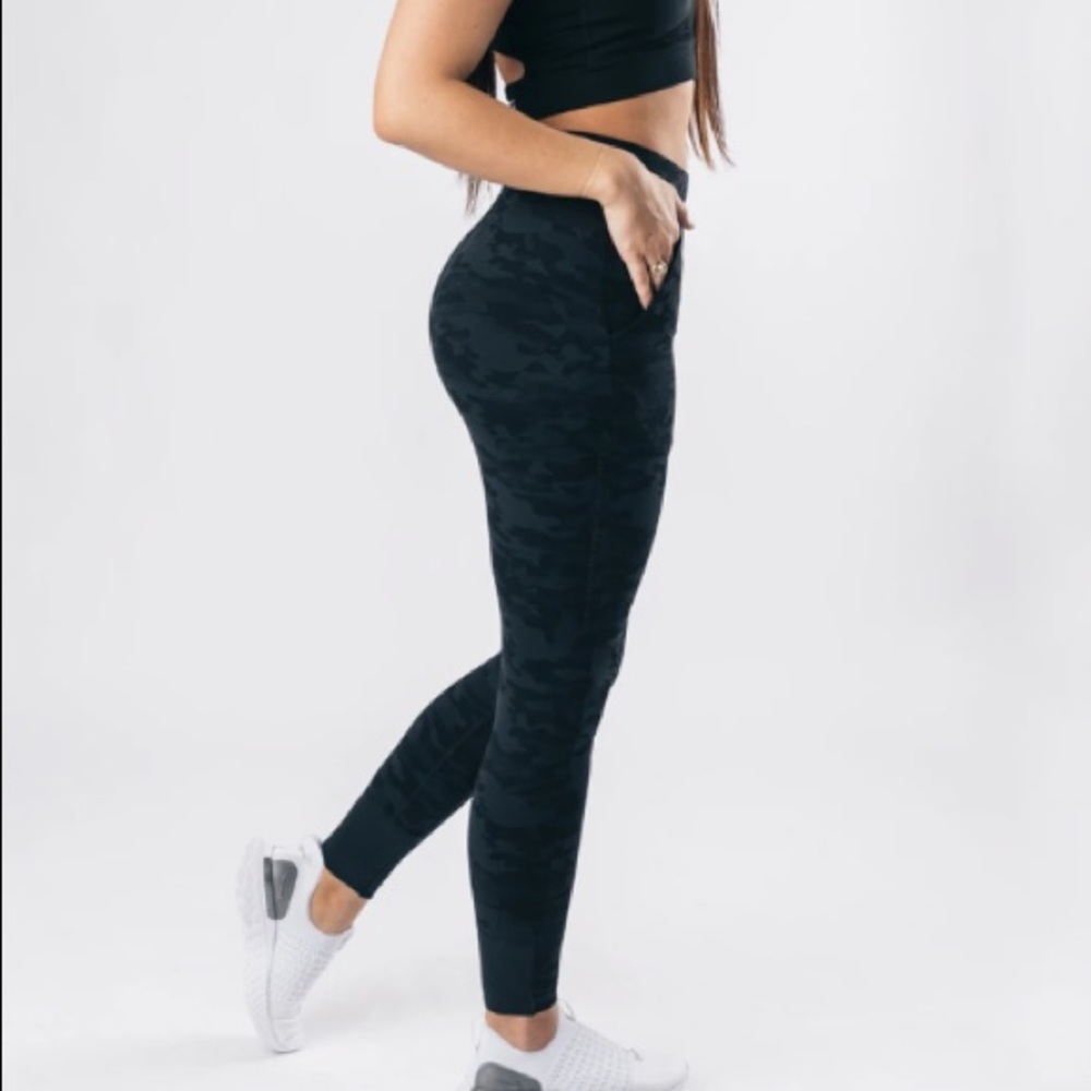 Alphalete Black Camo Premium Pro-Elite Joggers